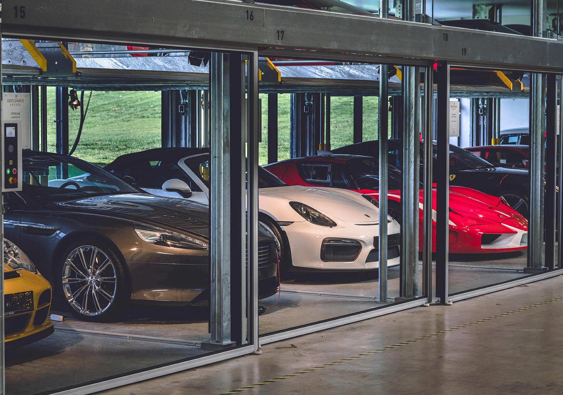 My Garage Vejle luxury cars parked